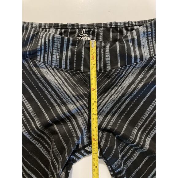 $5 SALE MUST GO PrAna Women’s Gray Black Roxanne Printed Yoga Capri Size M - Picture 4 of 7